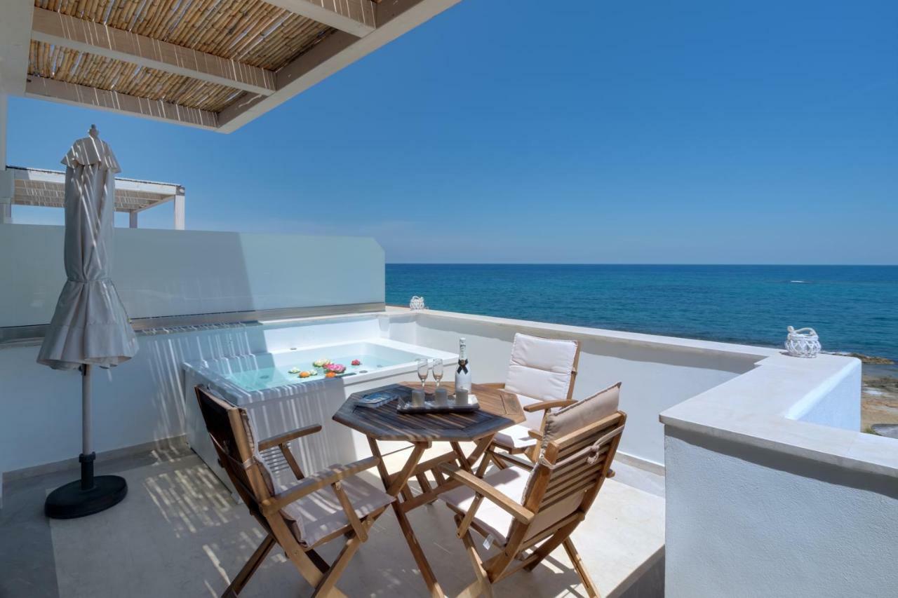 Pyrgos Beach Hotel Apartments Mália Exterior foto
