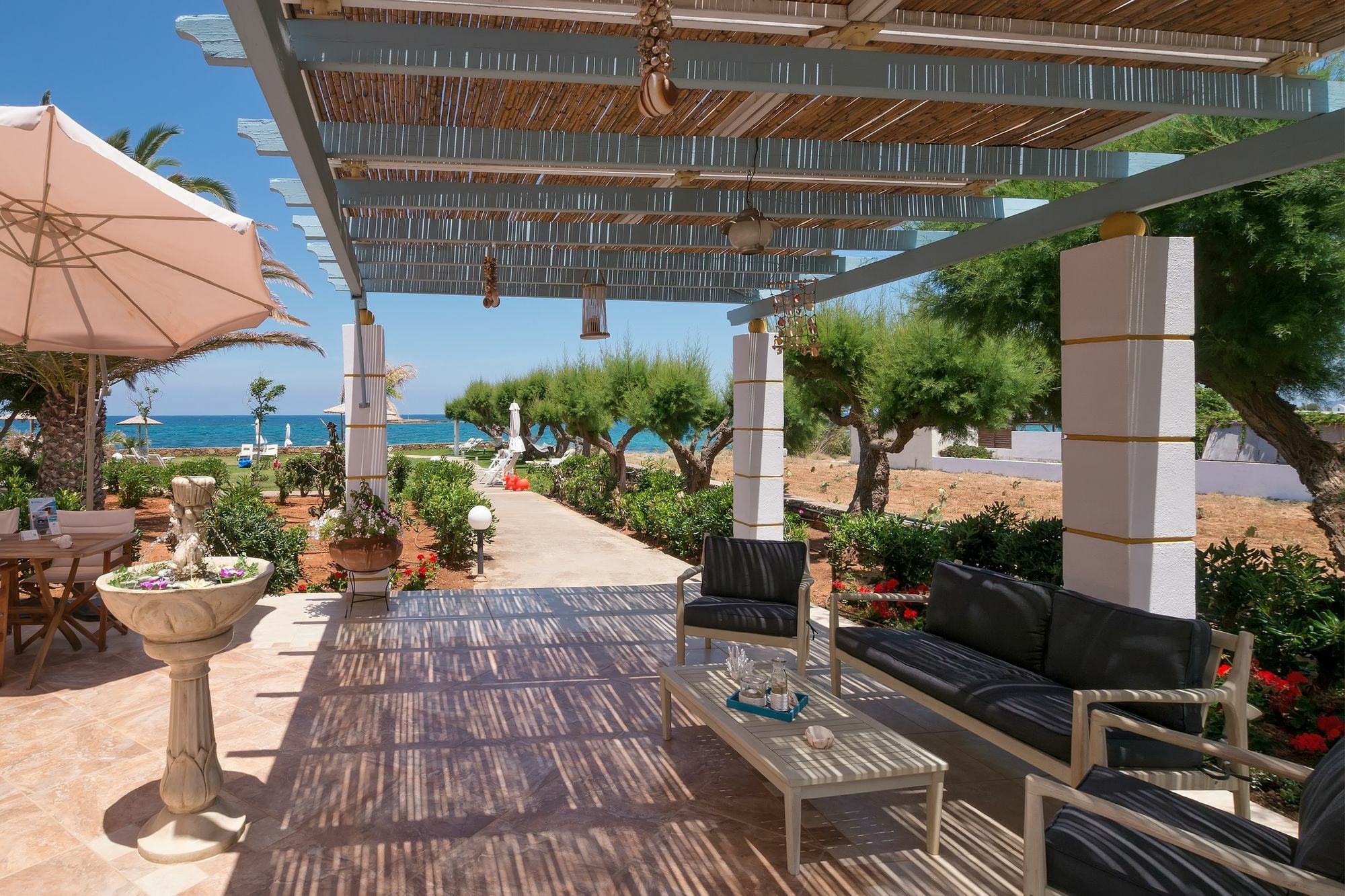 Pyrgos Beach Hotel Apartments Mália Exterior foto